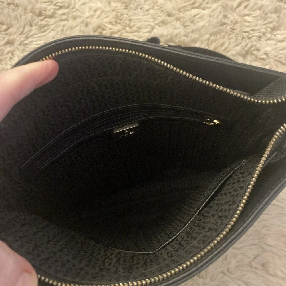 Aigner  Ivy S Hobo Handbag Purse‎ Black NWOT Crossbody